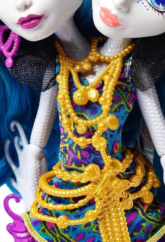 Monster High Great Scarrier Reef Peri & Pearl Serpintine Doll in Saudi Arabia