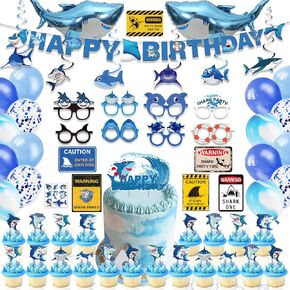 زينة حفلات اعياد الميلاد على شكل سمكة قرش، لوازم حفلات بطابع القرش للاولاد الصغار - لافتة وكعك وكب كيك وبالونات. دوامة معلقة، نظارات قرش، لافتة قرش in Kuwait