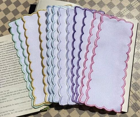 12 قطعة من علامات مرجعية مطرزة ملونة للحياكة المتقاطعة للحرف اليدوية، علامات كتاب من قماش ايدا بحواف متقاطعة فارغة للغرز المتقاطعة in Kuwait