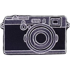 شارة مطرزة انيقة بتصميم كاميرا سوداء عتيقة، رقع كاميرا سوداء لطيفة، رقع كرتونية يمكن كيها او خياطتها على شارة زينة مطرزة لتزيين شنط الظهر والجينز والجاكيتات والتيشيرتات والملابس in Kuwait