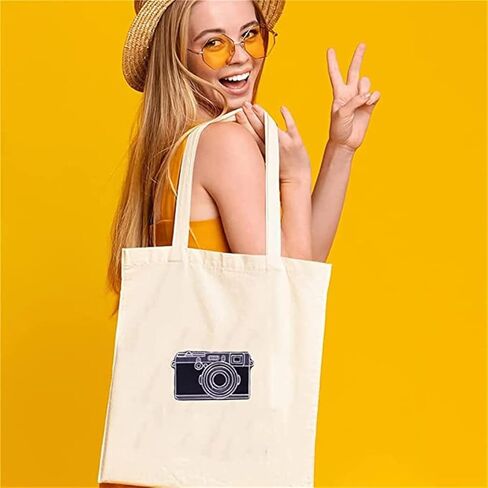 شارة مطرزة انيقة بتصميم كاميرا سوداء عتيقة، رقع كاميرا سوداء لطيفة، رقع كرتونية يمكن كيها او خياطتها على شارة زينة مطرزة لتزيين شنط الظهر والجينز والجاكيتات والتيشيرتات والملابس in Kuwait