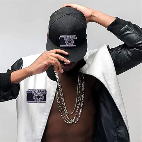 شارة مطرزة انيقة بتصميم كاميرا سوداء عتيقة، رقع كاميرا سوداء لطيفة، رقع كرتونية يمكن كيها او خياطتها على شارة زينة مطرزة لتزيين شنط الظهر والجينز والجاكيتات والتيشيرتات والملابس in Kuwait