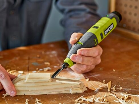 طقم نحت الخشب من RYOBI USB ببطارية ليثيوم بقوة 2.0 أمبير في الساعة وكابل شحن in Saudi Arabia