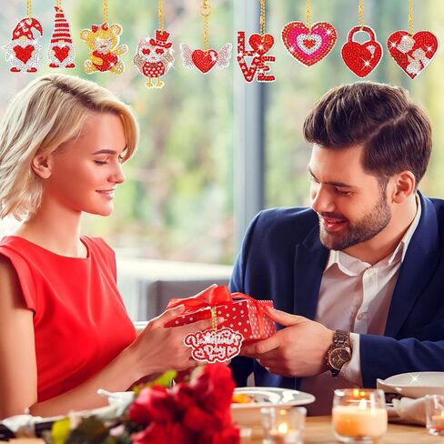 15 قطعة من سلاسل المفاتيح الماسية لعيد الحب، سلاسل مفاتيح على شكل قلب مثقوب بالكامل، سلاسل مفاتيح مطلية بالماس الحب، حلقات مفاتيح على شكل قلب احمر، سلسلة مفاتيح الماسية يدوية الصنع لعيد الحب in Saudi Arabia