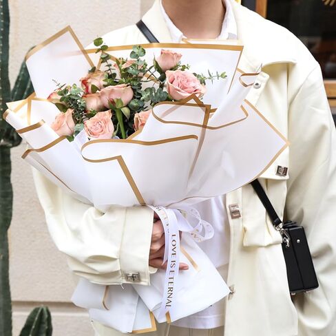 فيوسوري 30 قطعة من ورق تغليف الزهور لمستلزمات باقة الزهور مقاوم للماء مع شريط وبطاقات 22.8 × 22.8 انش in Kuwait