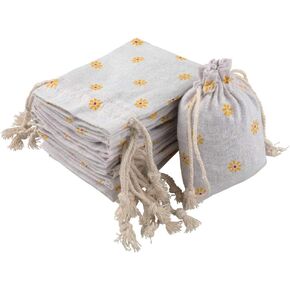 G2PLUS Small Drawstring Gift Bags,20PCS Cotton Burlap Drawstring Pouches Halloween Candy Bags Brown Daisy Treat Bags Wedding Party Favor Jewelry Pouches for Gift,Holiday,Home Supplies(3.5'' x 4.7'')