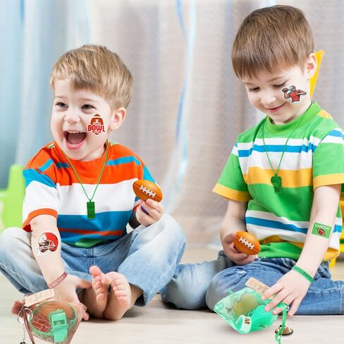 158 قطعة من هدايا عيد ميلاد كرة القدم، هدايا الحفلات مع سلاسل مفاتيح صغيرة لكرة القدم، أساور معصم من السيليكون، صفارات، ملصقات، حقائب أورجانزا، علامات شكر لمستلزمات حفلات كرة القدم، مكافآت الفصل الدراسي (كرة القدم) in Kuwait