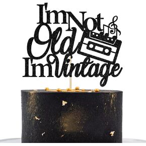 زينة كعكة بعبارة «I'm not Old I'm Vintage Birthday»، زينة كعكة عيد ميلاد سعيد، لوازم حفلات عيد الميلاد الاربعين والخمسين والستين والسبعين والثمانين، لون اسود لامع in Kuwait