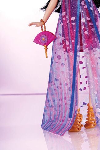 ديزني برينسيس سلسلة ستايل، دمية مولان بتصميم عصري مع محفظة وحذاء in Saudi Arabia