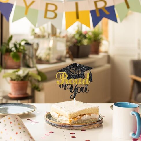 غطاء علوي للكيك فخور جدًا بك، ديكور حفلات التخرج من المدرسة الثانوية/الجامعات، علامة تهنئة التخرج، ديكور كعكة التخرج للممرضة والطبيب، لمعان أسود وذهبي in Kuwait