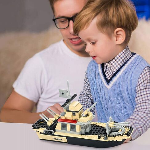 لعبة بناء سفينة حربية لخفر السواحل العسكرية، مكعبات بناء قارب حربي بحرية للاطفال من سن 6-12 سنة (231 قطعة) in Kuwait