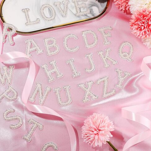 130 قطعة من رقع حجر الراين واللؤلؤ على الكي من جليتينسيل، رقع حروف لامعة مزينة باللؤلؤ مزينة بالكي على الحروف الابجدية الانجليزية من A-Z لاصلاح الحرف اليدوية in Kuwait