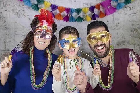 102 قطعة من خرز ماردي غرا من Aovaely، 33 بوصة 7 مم من الخرز الذهبي والأخضر الأرجواني للأطفال والكبار، إكسسوارات ماردي غرا، مستلزمات الحفلات in Kuwait