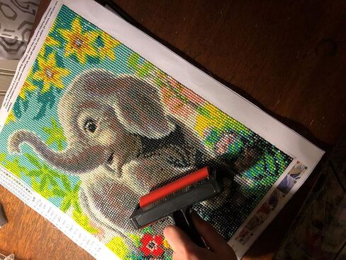 أقلام قبضة اللوحة الماسية، أسطوانة بيضاء للرسم الماسي 5D، أدوات إكسسوارات الضغط المثالية للبالغين، مجموعات الطلاء الماسي 5D in Kuwait