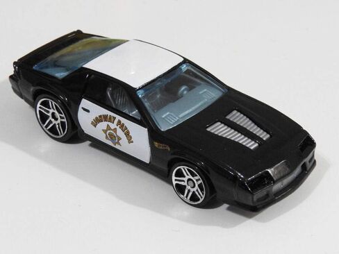 Hot Wheels 1985 Chevrolet Camaro Vehicle 1:64 Scale Car, Gift for Collectors & Kids Ages 3 Years Old & Up in Saudi Arabia