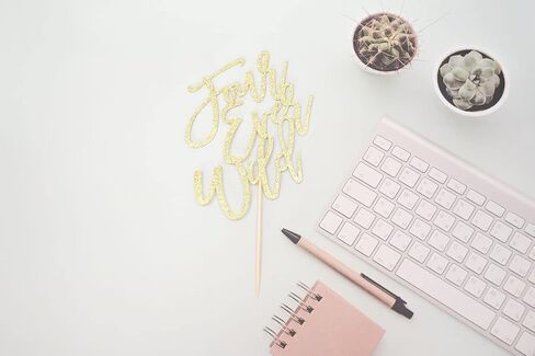 زينة كعكة من فور ايفر وايلد - زينة حفلات عيد الميلاد الرابع لعمر 4 سنوات/وايلد ثينج - ذهبي لامع in Kuwait