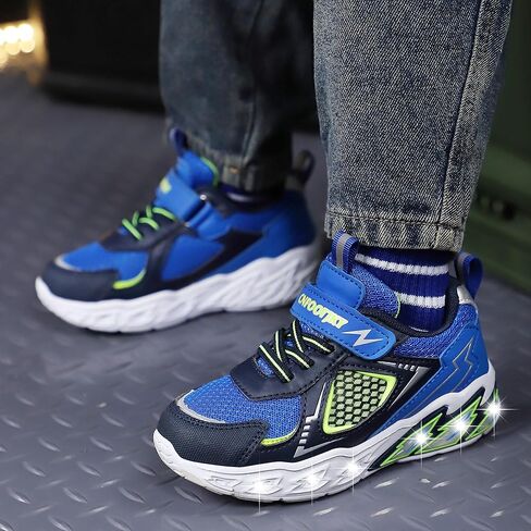 أحذية CNFOOTJKY المضيئة للأولاد، أحذية رياضية شبكية قابلة للتنفس وامضة LED وخفيفة الوزن للمشي للأطفال الصغار والأطفال الصغار in Kuwait