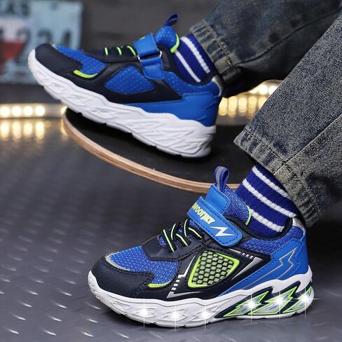 أحذية CNFOOTJKY المضيئة للأولاد، أحذية رياضية شبكية قابلة للتنفس وامضة LED وخفيفة الوزن للمشي للأطفال الصغار والأطفال الصغار in Kuwait