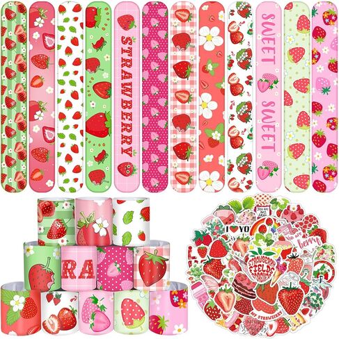 74 قطعة هدايا حفلات الفراولة من ال سي ان جيه اس سي جو، 24 قطعة من اساور التوت الحلو، 50 قطعة من ملصقات الفراولة، لوازم حفلات عيد الميلاد الاول هدايا لحفلات استقبال المولود الجديد وحفلات الفراولة in Kuwait