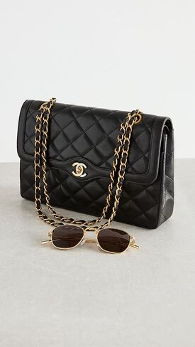 ما يدور حول حقيبة شانيل بلاك لامب باريس المحدودة 11 بوصة للنساء، سوداء، مقاس واحد in Kuwait