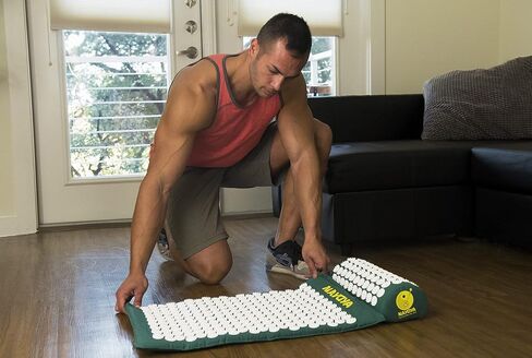 نايويا مجموعة وسادة ووسادة لتخفيف الام الظهر والرقبة من بيلابيبي - تخفف التوتر والظهر والرقبة وآلام الورك- تأتي في شنطة حمل للتخزين والسفر - كما رأينا في الولايات المتحدة الامريكية اليوم، ابيض in Kuwait