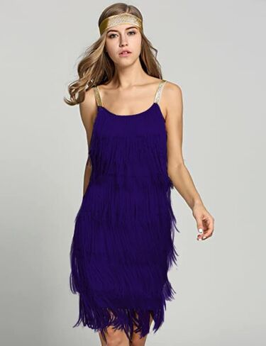 رو روكس زي غاتسبي العظيم التنكري لحفلات الكوكتيل وشراشيب من عشرينيات القرن الماضي مع شريط رأس in Kuwait