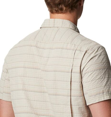 Columbia Men’s Silver Ridge Short Sleeve Seesucker Shirt, Moisture Wicking, Sun Protection, Safari Stripe, Large in Saudi Arabia