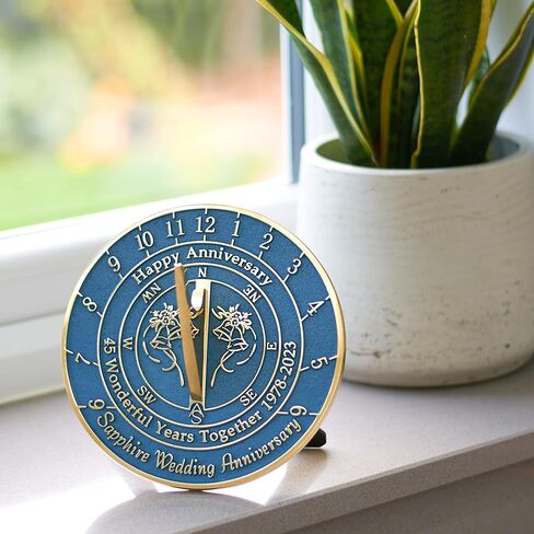 هدية الذكرى السنوية للمزولة الشمسية بمناسبة الذكرى السنوية الخامسة والأربعين لزفاف الياقوت 1978-2023 مع حامل بقاعدة. فكرة هدية للحديقة من النحاس المعاد تدويره لديكور المنزل مصنوعة يدويًا في المملكة المتحدة للآباء والأجداد والأصدقاء والأزواج in Kuwait