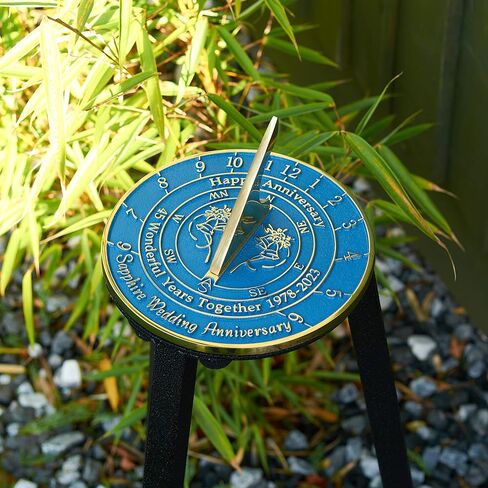 هدية الذكرى السنوية للمزولة الشمسية بمناسبة الذكرى السنوية الخامسة والأربعين لزفاف الياقوت 1978-2023 مع حامل بقاعدة. فكرة هدية للحديقة من النحاس المعاد تدويره لديكور المنزل مصنوعة يدويًا في المملكة المتحدة للآباء والأجداد والأصدقاء والأزواج in Kuwait