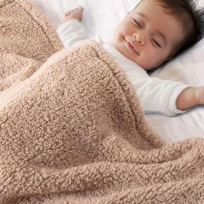 بطانية أطفال من الصوف من بيرتي شيربا للأولاد والبنات | بطانيات قطيفة لاستقبال القماط فائقة النعومة ودافئة وخفيفة الوزن ومسامية لعربة الأطفال الرضع - مقاس 33 بوصة × 43 بوصة، رمادي داكن in Kuwait