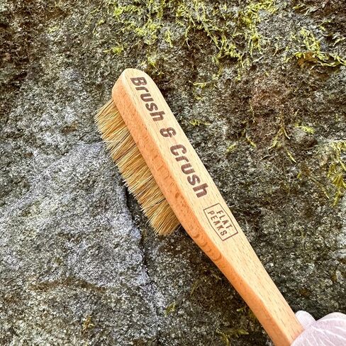 Flat Peaks - Brush & Crush Wood Rock Climbing & Bouldering Brush with Firm Boar's Hair Bristles and Durable Handle, Climbing Chalk Brush for Climbing Wall Indoor or Outdoor in Saudi Arabia