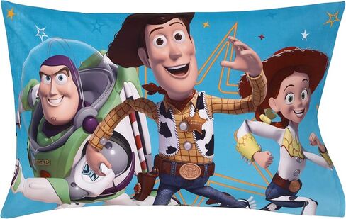طقم سرير أطفال مكون من 4 قطع من Disney Toy Story It's Play Time باللون الأزرق والأخضر والأحمر والأصفر والخشبي والبز - لحاف، وملاءة سفلية مثبتة، وملاءة علوية مسطحة، وغطاء وسادة ذو وجهين in Kuwait