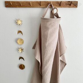 غطاء رضاعة من الموسلين جيد التهوية للرضاعة الطبيعية من بوند (بيج فاتح) - غطاء للرضاعة الطبيعية للأم، كما أنه يعمل بشكل مثالي كغطاء لعربة الأطفال وبطانية للرضاعة للخصوصية in Kuwait