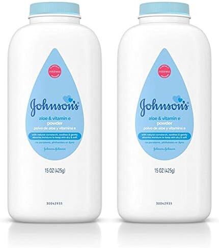 Johnson's Baby Powder with Naturally Derived Cornstarch Aloe & Vitamin E, Hypoallergenic, 15 oz in Saudi Arabia