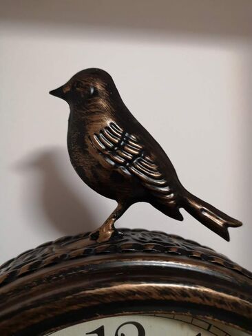 ساعة طاولة معدنية عتيقة من SHISEDECO مع طائر، رف قديم/مكتب كوارتز صناعي معدني من الحديد المطاوع الأوروبي وساعة رف (زهرة قديمة وطيور) in Kuwait