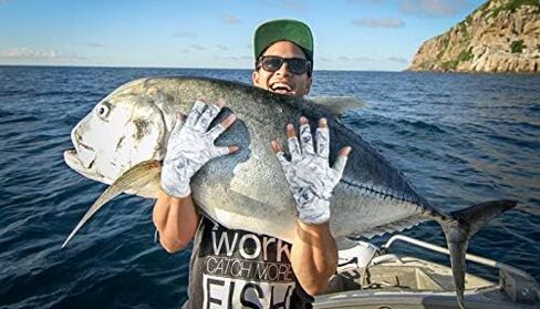 Riverruns Fishing Gloves UPF 50+ Sun Gloves UV Protection Men Women for Outdoor, Kayaking, Rowing, Paddling, Canoeing, Hiking in Saudi Arabia