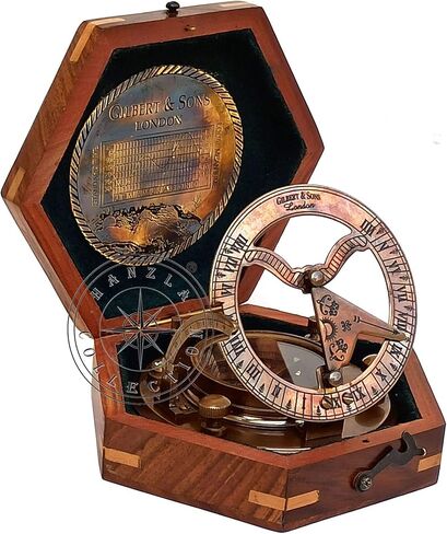 هانزلا كوليكشن ساعة بمينا شمسية مصنوعة يدويا من النحاس الاصفر مع هيكل خشبي - ساعة جيلبرت بمينا شمسية للملاحة بمينا الشمس، ساعة شمسية مغناطيسية، هدية طبق الاصل للسفينة in Kuwait