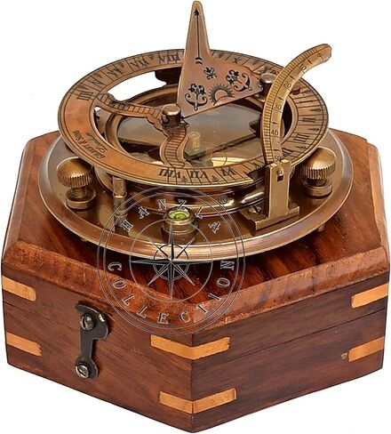 هانزلا كوليكشن ساعة بمينا شمسية مصنوعة يدويا من النحاس الاصفر مع هيكل خشبي - ساعة جيلبرت بمينا شمسية للملاحة بمينا الشمس، ساعة شمسية مغناطيسية، هدية طبق الاصل للسفينة in Kuwait