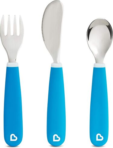 مجموعة مستلزمات تغذية الأطفال الصغار Color Me Hungry مكونة من 7 قطع من Munchkin®، تتضمن أطباق ووعاء وكوب مفتوح وأدوات في صندوق هدايا، باللون الأزرق in Saudi Arabia