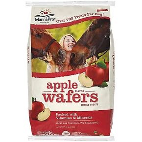 Manna Pro Wafers Horse Treats 20lb Apple in Kuwait