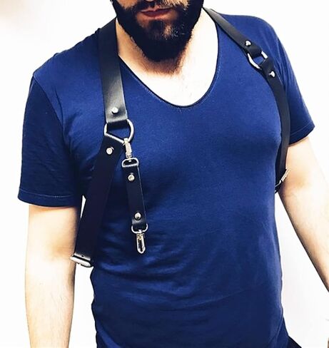 حزام صدر من الجلد الصناعي للرجال مع حمالات سوداء مع إبزيم وحلقات معدنية على شكل حرف O in Kuwait