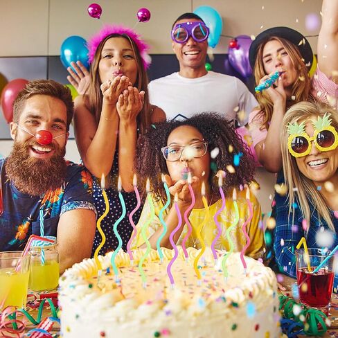 48 قطعة من شموع عيد الميلاد الملتوية، شموع الكيك الحلزونية مع حاملات، شموع الكيك المعدنية، شموع الكيك الطويلة الرقيقة والمجعد لأعياد الميلاد، وحفلات الزفاف وتزيين الكيك (ملونة معدنية) in Kuwait