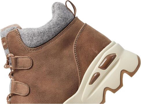 حذاء سكيتشرز الكبير للمشي لمسافات طويلة للسيدات in Kuwait