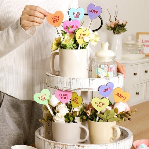 باني كوروس مجموعة ديكور عيد الحب، 12 قطعة من اعواد تزيين عيد الحب، اعواد خشبية ريفية على شكل قلب وبخاخات لتزيين عيد الحب لتزيين المنزل والمزهريات وعيد الحب in Kuwait