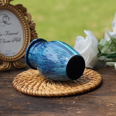 جرة تذكارية صغيرة للرماد البشري 2.7 انش - جرة صغيرة لحرق الجثث هدية تذكارية لفقدان احبائك مع شنطة مخملية - حامل رماد ازرق هادئ فريد من نوعه للام والاب in Kuwait