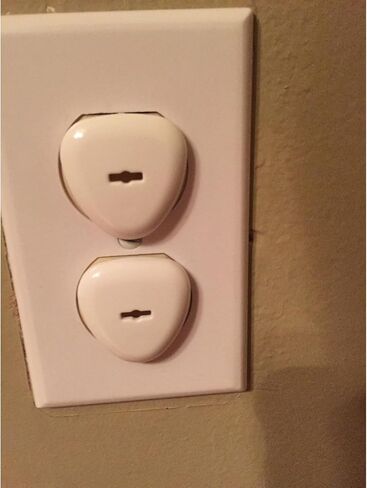 أغطية القابس الكهربائية لحماية الأطفال من ULEVER لسلامة الأطفال (24 قابس + 4 مفاتيح) in Kuwait