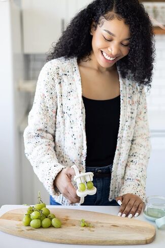 حاوية الوجبات الخفيفة المقاومة للانسكاب من Ubbi Tweat للأطفال، خالية من البيسفينول A، حاوية الوجبات الخفيفة للأطفال الصغار، باللون المريمية والأزرق in Kuwait