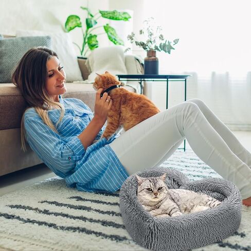 سرير للقطط - سرير للحيوانات الأليفة على شكل قلب للقطط أو الكلاب الصغيرة، قطيفة قصيرة فائقة النعومة، قاعدة مضادة للانزلاق، قطن البولي بروبيلين عالي المرونة قابل للغسل، مريح ذاتي الدفء في الخريف والشتاء، نوم مريح في الأماكن المغلقة in Kuwait