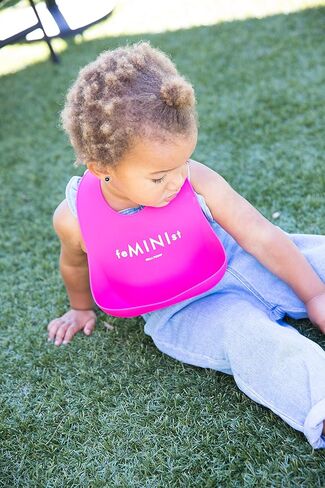 BELLA TUNNO Girl's Wonder Bib - مريلة أطفال من السيليكون للفتيات، مريلة سيليكون ناعمة غير سامة وخالية من مادة BPA، مقاومة للماء، سهلة التنظيف in Kuwait