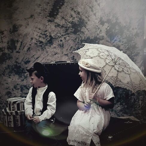 الدانتيل مظلة الزفاف المظلة للعروس القطن موضة مقبض خشبي مظلة الديكور الأسود in Kuwait